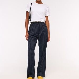 Curve Love A&F Sloane Tailored
Wide Leg Pant